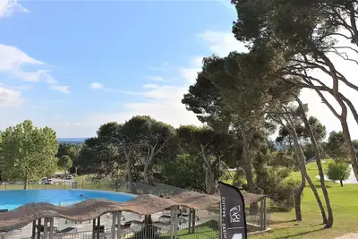 Image de Nouvel appart. \"côté Golf 2\" dans résidence haut de gamme: piscine, tennis, golf