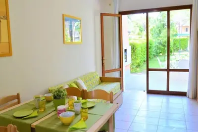 Image de Maison en centre-ville avec jardin