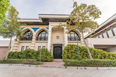 Image de Near Beach 5br + Asst Room Villa with Private Pool and Balcony, Jumeirah Villa