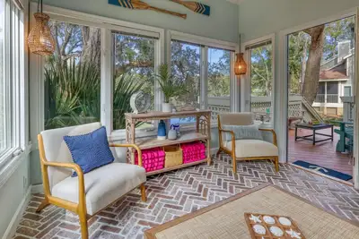 Image de MyStay at 7649 Huntington Villa - Lagoon Views, Beach, Pool & Family Essentials!