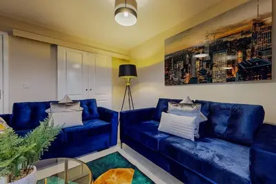 Image de Molyneux Spacious 4 Bedroom, 3 Bath Contractors Parking Wifi