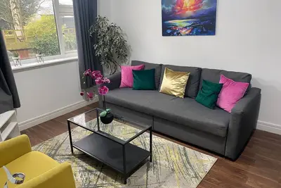 Image de Flat 10 Ideal 2 Bed Ground Floor Flat With Free Parking