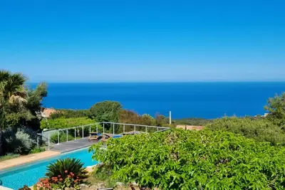 Image de Villa Casa Stella- 4 chambres, 8/10 pers. Piscine, jardin, vue mer, au calme