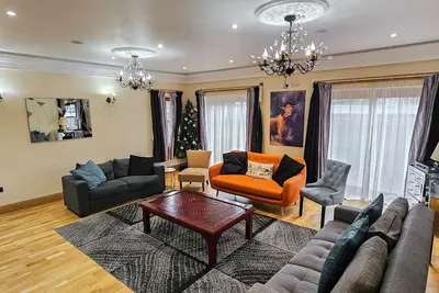 Image de St Martins 12 Bedroom House - Tranent