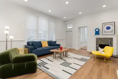 Image de Large & Stylish Home mins to Dt & German Village!