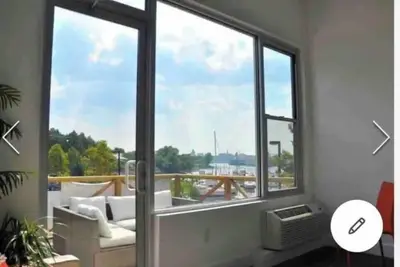 Image de #1 Loft overlooking a Marina #1