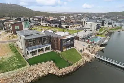 Image de Pk Casa Azul | Brand new home! | Sleeps 12 w second living room