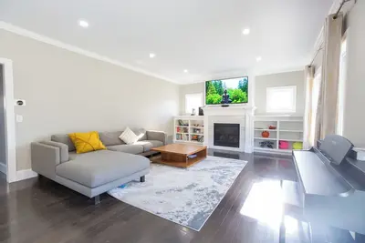 Image de Spacious 5 bedroom 4 bath new custom build house with Ev charger in Marlborough