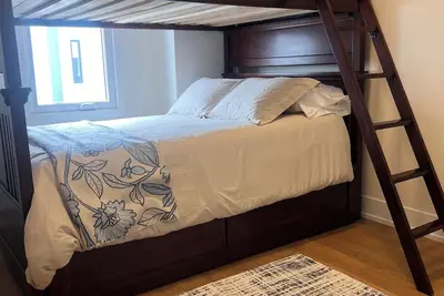 Image de Charming 3-bedroom townhome with WiFi, Ac in  Orillia