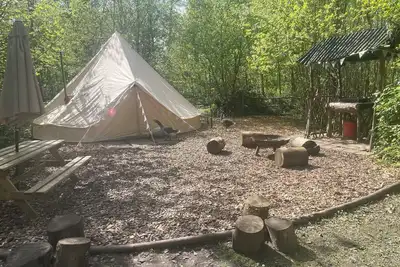 Image de Spacious and cosy 6 meter themed Jungle Bell Tent