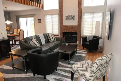 Image de Inviting 3-bedroom townhome in tranquil Centennial. Discount for 1-3 month stays