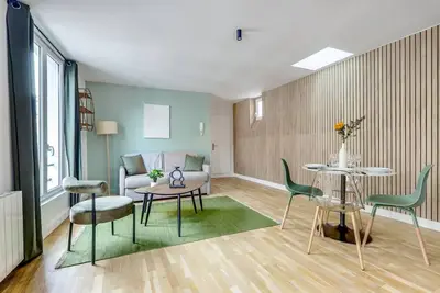 Image de Montmartre: Historic & Sacré-Coeur 10 minutes away