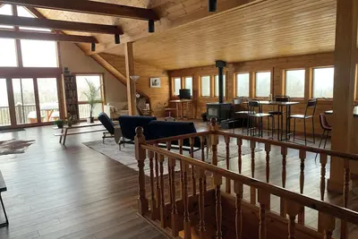 Image de Charming barn loft - all amenities on  60 acre farm in the White Mountains of Nh