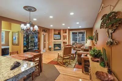 Image de Crystal Charm – Amazing 3 Bdr Condo Close to Beaches, Casinos, & Skiing!