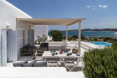 Image de Magnificent Paros Villa | Villa Meltemi | 3-Bedrooms | Breathtaking Sea Views | Private Outdoor Pool | Private Furnished Terrace | Peaceful Outdoor Ambiance | Prime Location