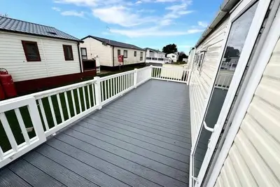Clacton Caravan site, Three bedroom, 8 berth caravan, 2 bathroom  and Decking