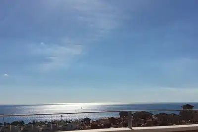 Amazing Mountain & Sea Views