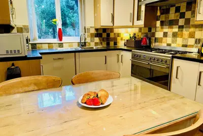Image de Large Home Near Soho Farmhouse, Blenheim Palace and Oxford