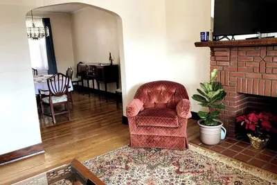 Image de Traditional decor, 2+Br, 2Ba, Off St pkg, Us Open