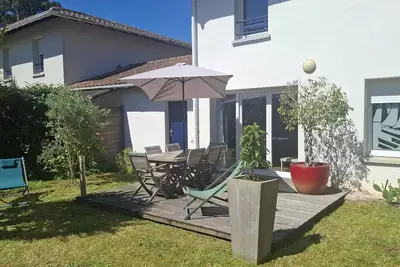 Image de Le Brigantin, villa mitoyenne  avec terrasse, jardinet et petit garage