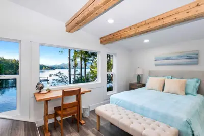 Image de Oceanfront Cottage with Hot Tub