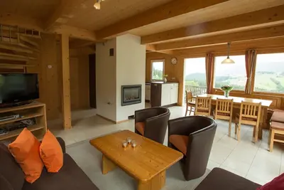 Image de mit 4 Schlafzimmern für 8 bis 10 Pers. by Interhome