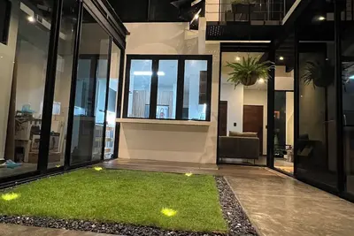 Casa13: Experience the joy of living in this delightful 3 bedroom house