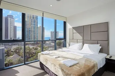 Image de Cozy 2 Bedroom Apartment with Glimpse of Ocean