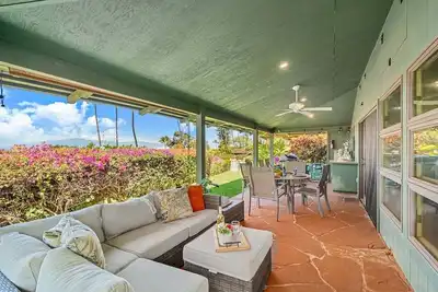 Image de International Colony Club 43 Spacious 2bd Cottage Walk to the Beach!