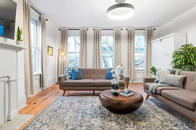 Image de **HostWise Stays** Family Friendly, Park Free, War Streets!