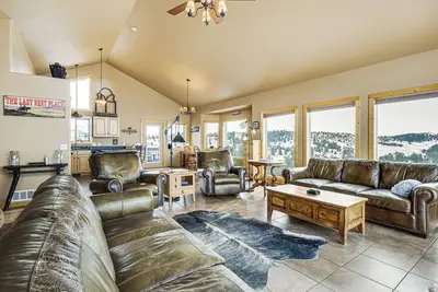 Image de Game Room & Stunning Views: Fairplay Hideaway!