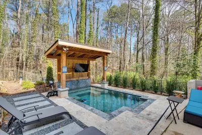 Image de 7 Mi to Dtwn Atl: Sleek & Modern Home!