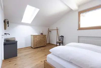 Image de 100sqm apartment on the outskirts of Merano Valentinhof