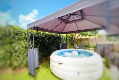 Image de The Spacious Gem Stay 💎 With Hot Tub & Parking Canterbury