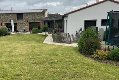 Image de La maison du pressoir avec son grand jardins et ses jacuzzis