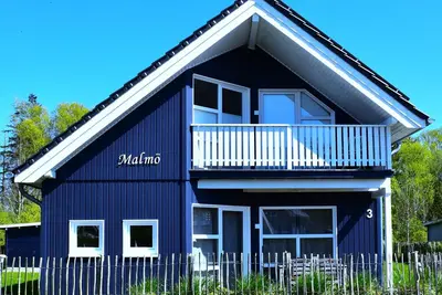 Image de Family-friendly luxury home in Swedish house style on the Baltic Sea