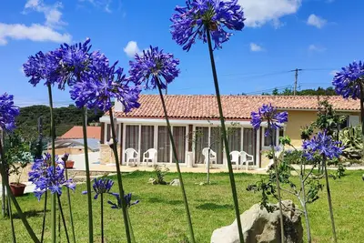 Image de 3-bedroom villa in delightful Alcobaça with WiFi, private pool and parking.