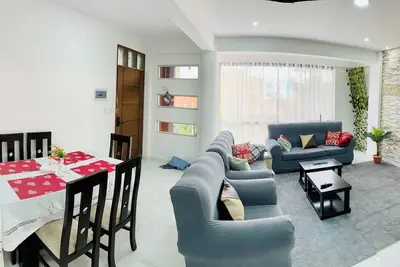 Charming 2-bedroom condo with WiFi in brilliant Cochabamba
