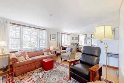 Image de 3 Cottages, Walk to Nauset Beach!