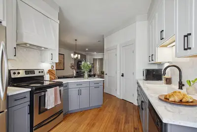 Image de Newly Renovated Home | Free Parking