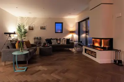 Image de Newly Renovated Harbourside House with Sea Views by Porthleven & Lizard Holidays