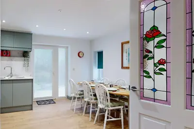 Image de Dolphin House - Trois Chambres Gîte, Couchages 7