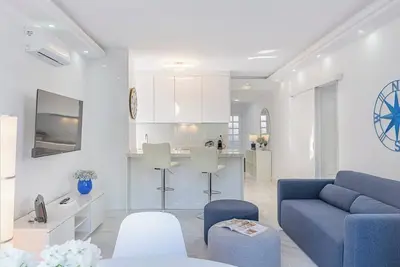 Image de BluKai Beach and Pool Apartment whit Private Parking