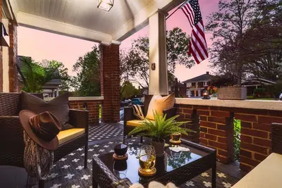 Image de Lux Family Duplex | Charlotte Magazine Feature