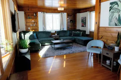 Image de Riverside Retreat with lots of local golf courses, beaches, and restaurants!