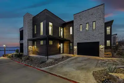 Image de Pk Juniper Overlook | Brand new home! | Sleeps 17 w 2 living rooms, kayaks/games