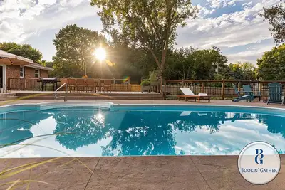 Image de Pool Vibes Retreat | Heated Pool | Hot Tub Open