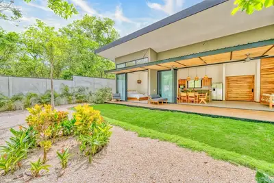 Image de Tropical Modern 3-Bedroom House in Avellanas