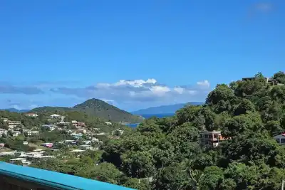 Image de Charming 2- Bedroom Apartment with Ac, WiFi in St Thomas' East End