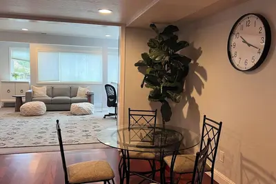 Image de Charming Studio-bedroom house with Ac and WiFi in lovely Belmont